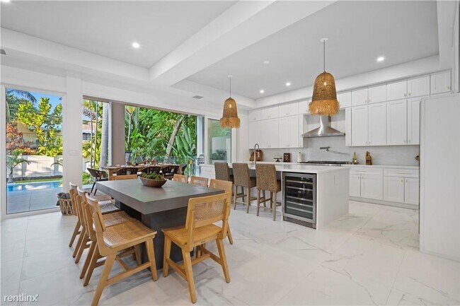 Foto del edificio - 3 br, 4.5 bath House - 607 SE 6th St
