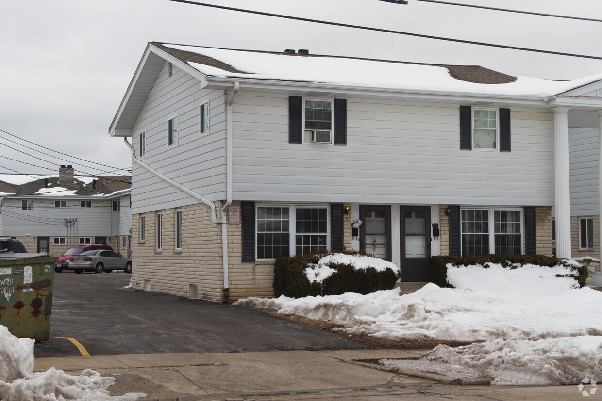 Building Photo - 7612 W Wilbur Ave