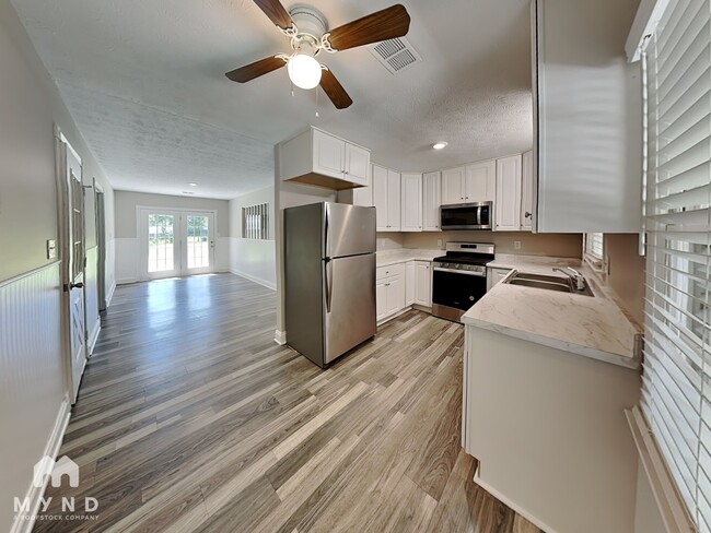 Building Photo - 1618 Cherry Hill Ln SW