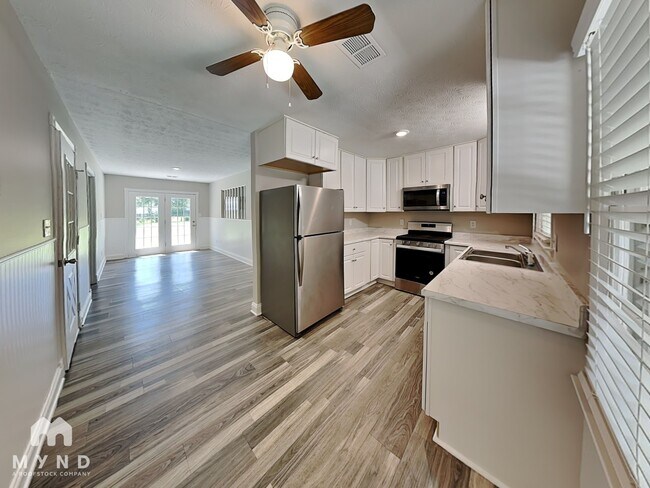 Foto del edificio - 1618 Cherry Hill Ln SW