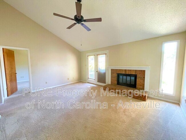Foto del edificio - 11 Elderberry Ln