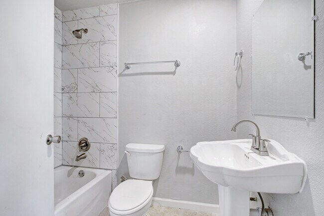 Bathroom - 108 Bellinger St