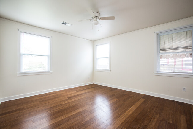 Building Photo - 905 O'Dwyer Pl