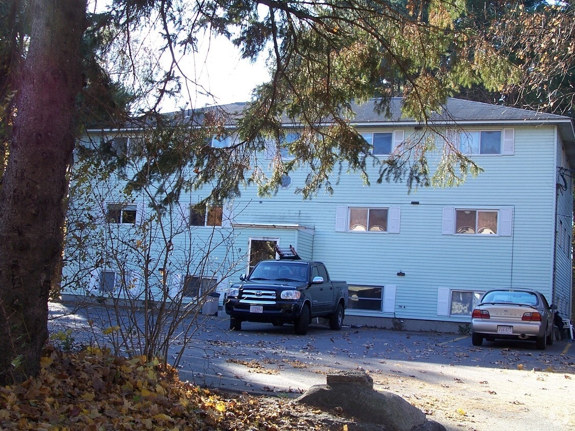 9 Beacon St Apartments in Leominster, MA