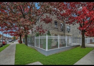 Building Photo - 747 Essex St