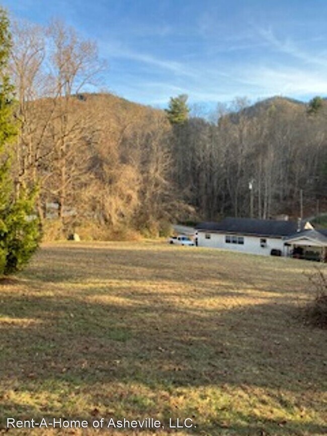 Building Photo - 2 br, 2 bath House - 298 Dix Creek Rd. #1