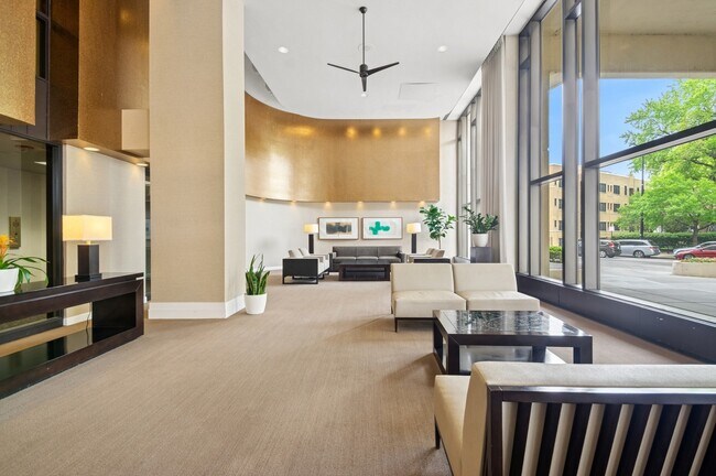 Foto del edificio - 3930 N Pine Grove Ave