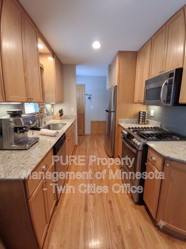 Foto del edificio - 5103 Belwood Ln