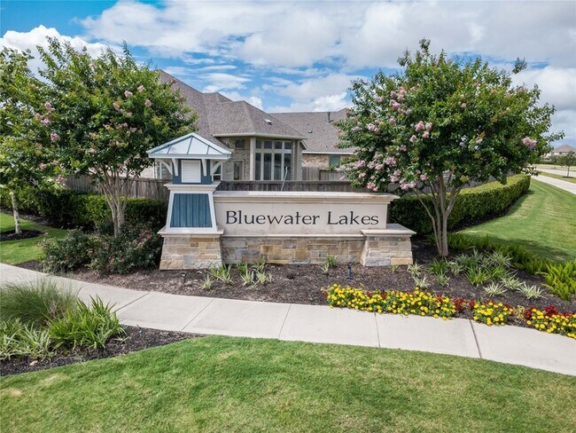 Foto del edificio - 18710 Lynnwood Crest Ln