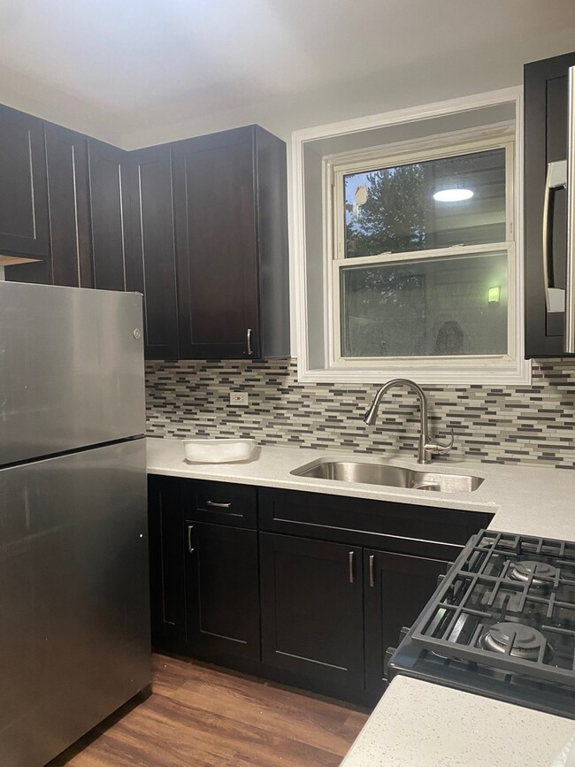 Foto del edificio - 8549 S Oglesby Ave