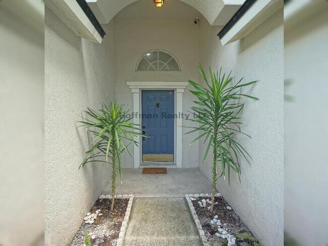 Foto del edificio - Charming 3 Bed, 2 Bath Home with Pond View in Sought-After Community