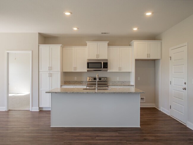 Building Photo - 408 S Zetterower Ave