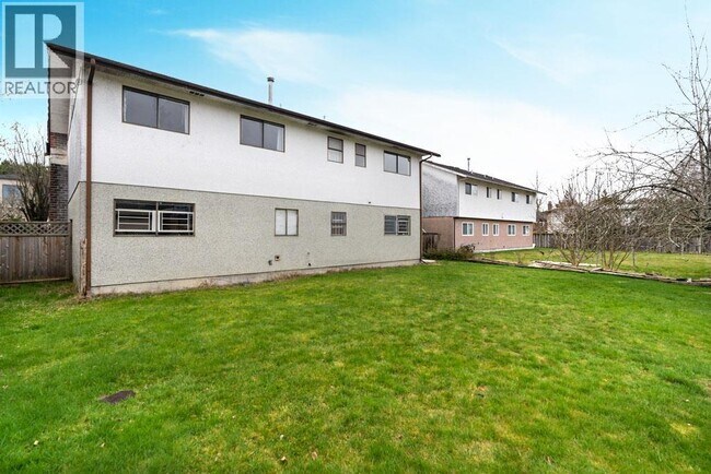 Photo du bâtiment - 8411 Rideau Dr