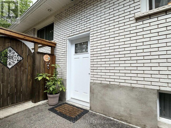 Photo du bâtiment - 1236 Clyde Ave.