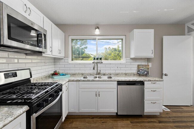 Foto del edificio - 540 Humes Ln