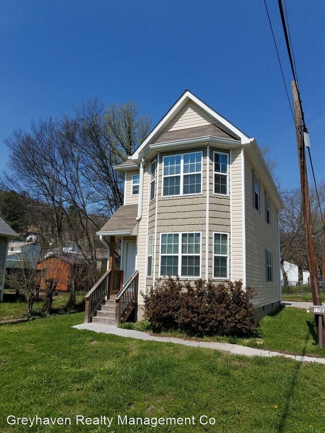 3 br, 2.5 bath House 1003 N. Market St. House Rental in Chattanooga