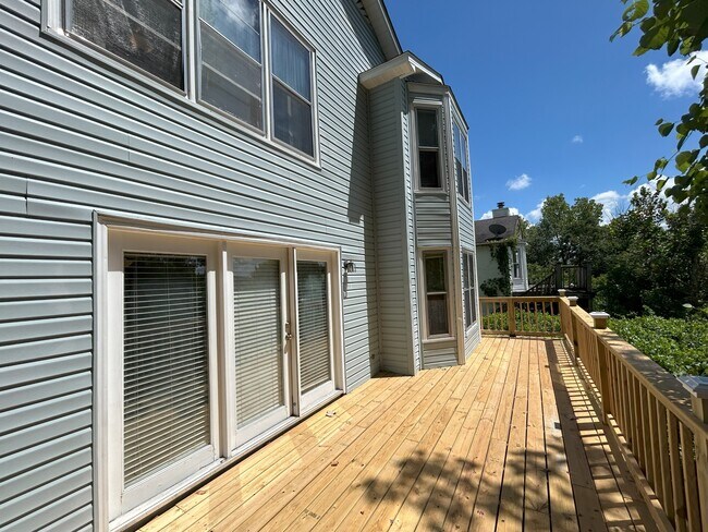 Foto del edificio - 550 Farmingdale Rd SE
