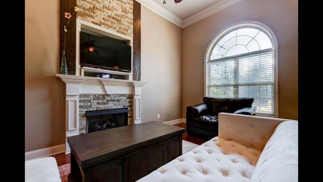 Building Photo - 6534 Kenton Ridge Cir