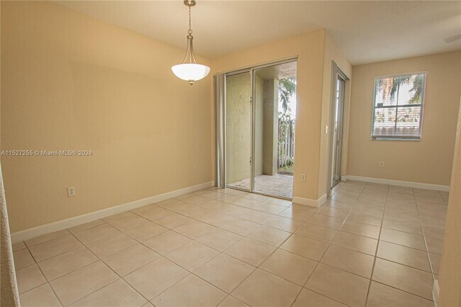 Foto del edificio - $2,500 2445 SE 14th St