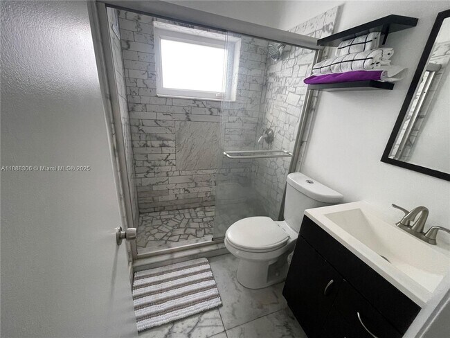 Foto del edificio - 990 Meridian Ave