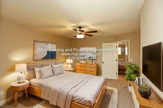 Foto del edificio - Eagle Creek Townhome with primary bedroom and bath on 1st level! June Specials Available