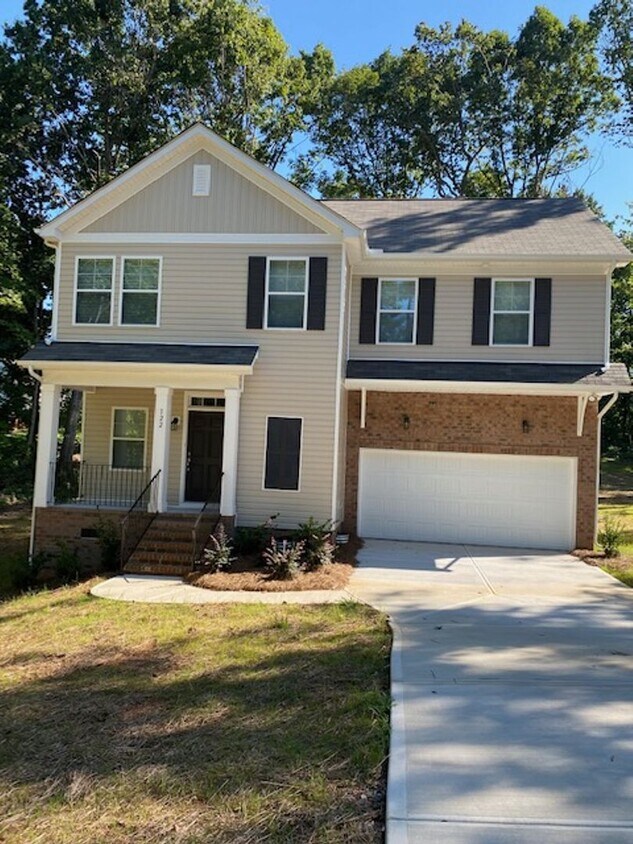 Foto principal - Single Family home in Statesville!! 4bed/2...