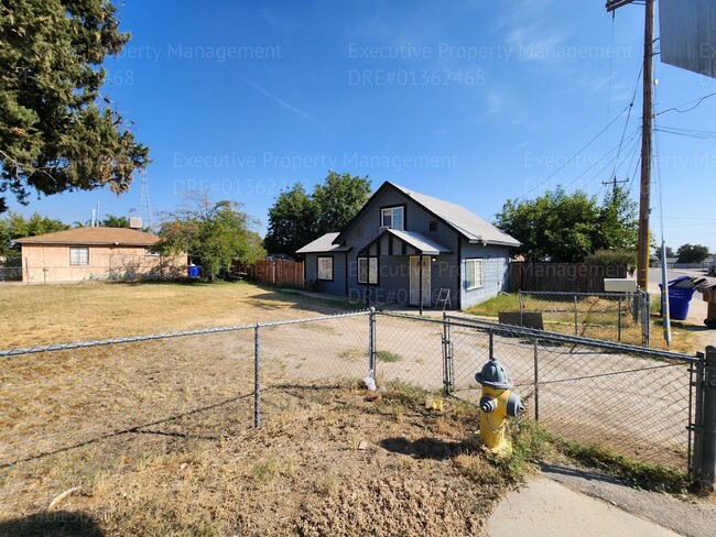 Building Photo - 5201 Pioneer Dr