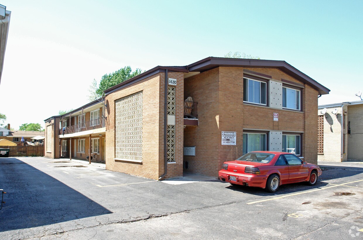 1630 N 1st Ave, Melrose Park, IL 60160 Apartments in Melrose Park, IL