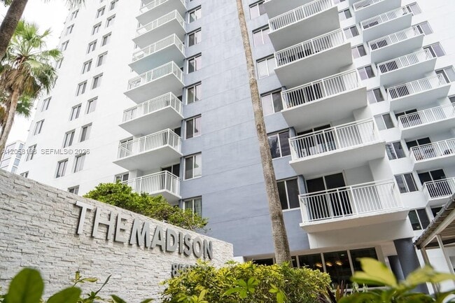 Building Photo - 800 N Miami Ave