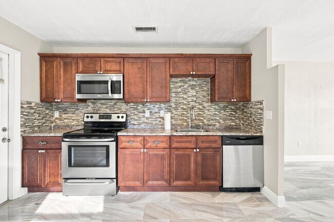 Foto del edificio - 2267 Robinhood Dr