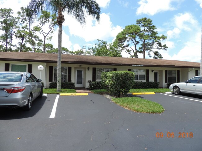 Foto del edificio - 5263  Privet Place B