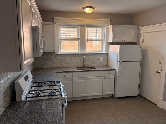 Foto del edificio - BLACKSTONE BLVD ASSOCIATES (20)