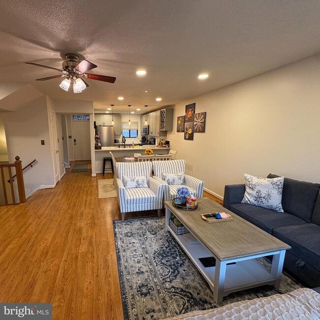 Foto del edificio - 46 Fishhook Ln