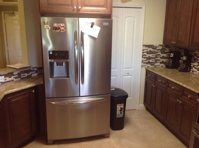 Foto del edificio - 2 BR 2 full baths and 1 half bath condo wi...