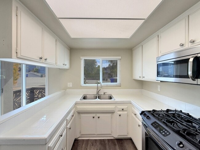 Foto del edificio - 825 Normark Terrace