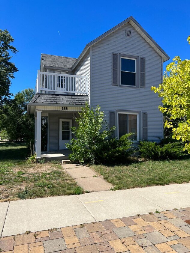 Primary Photo - 122 S 2nd Ave