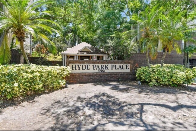 Foto del edificio - 1000 W Horatio St