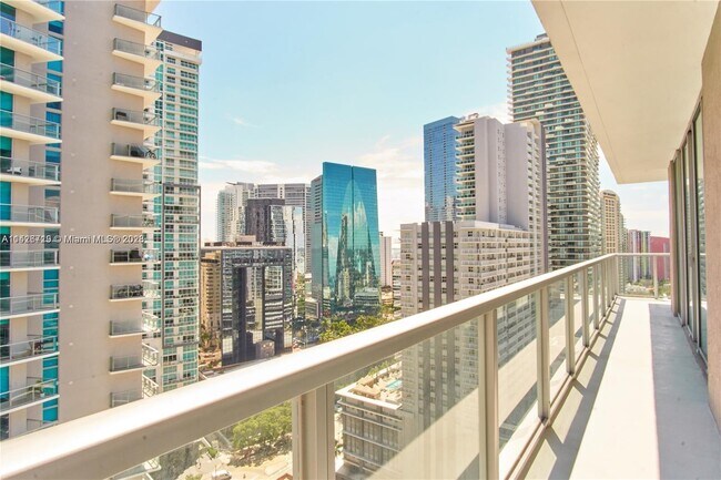 Foto del edificio - 1111 SW 1st Ave