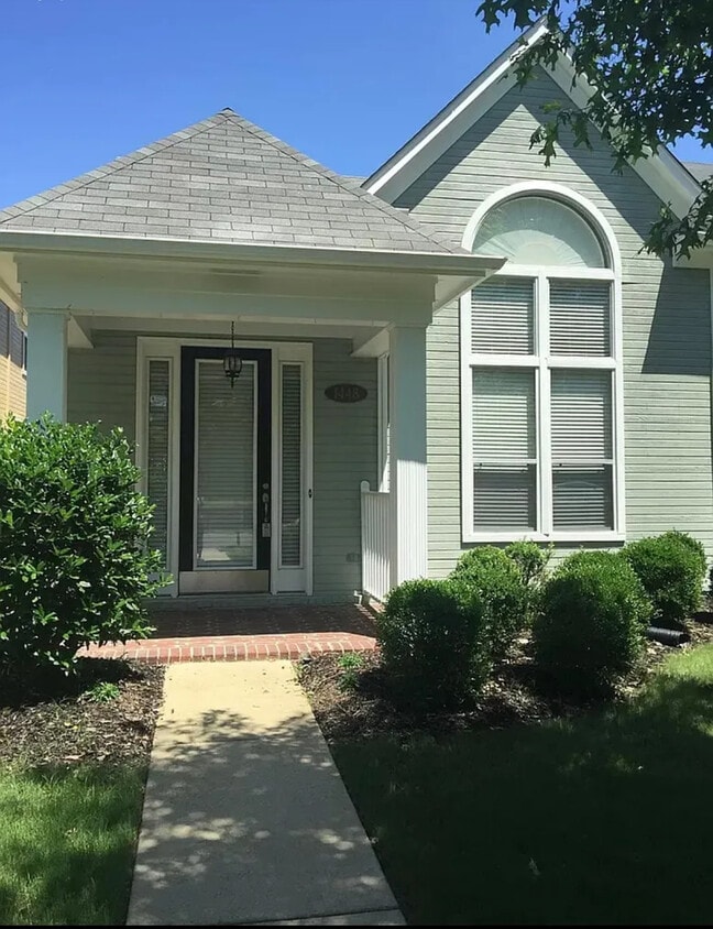 Primary Photo - 1448 Island Pl E