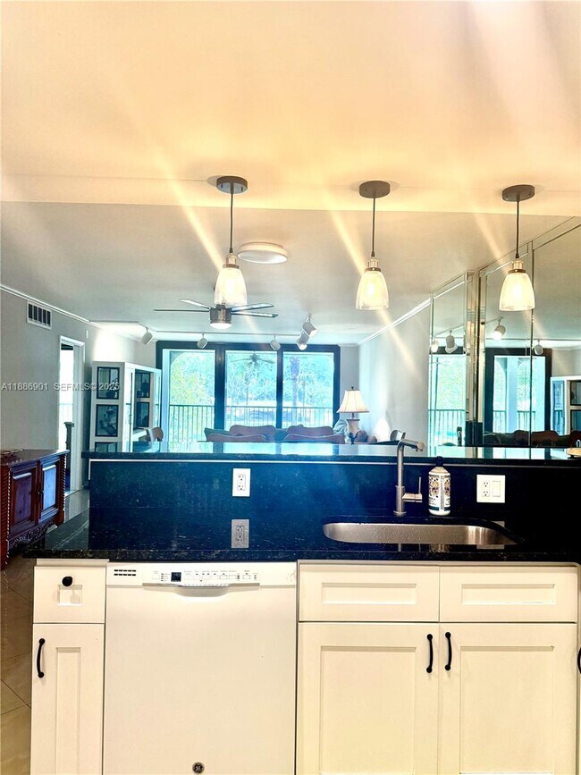 Foto del edificio - 1627 Riverview Rd