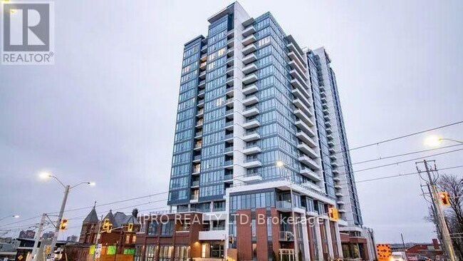 Building Photo - 15-715 Wellington St S