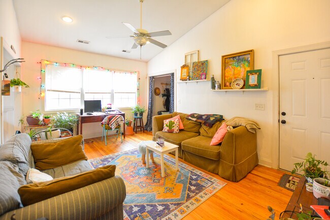 Foto del edificio - Downtown Apartment Close to Hwy 17