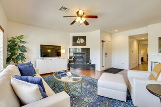 Building Photo - 33550 N Dove Lakes Dr