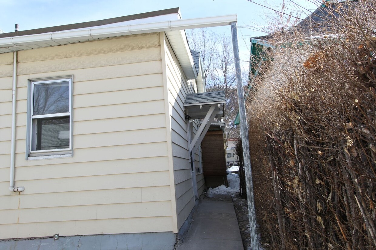 Primary Photo - 1001 Cooper Ave