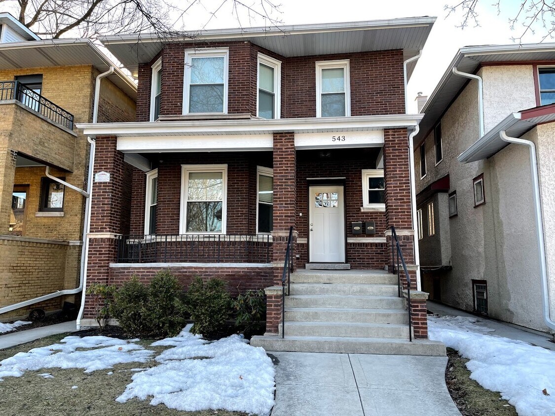 543 Gunderson Ave Unit 1, Oak Park, IL 60304 Condo for Rent in Oak