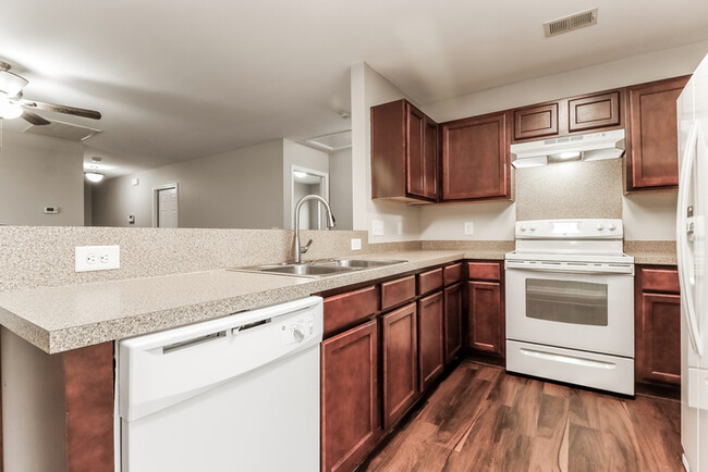 Building Photo - 3 Bedroom Summerville Home