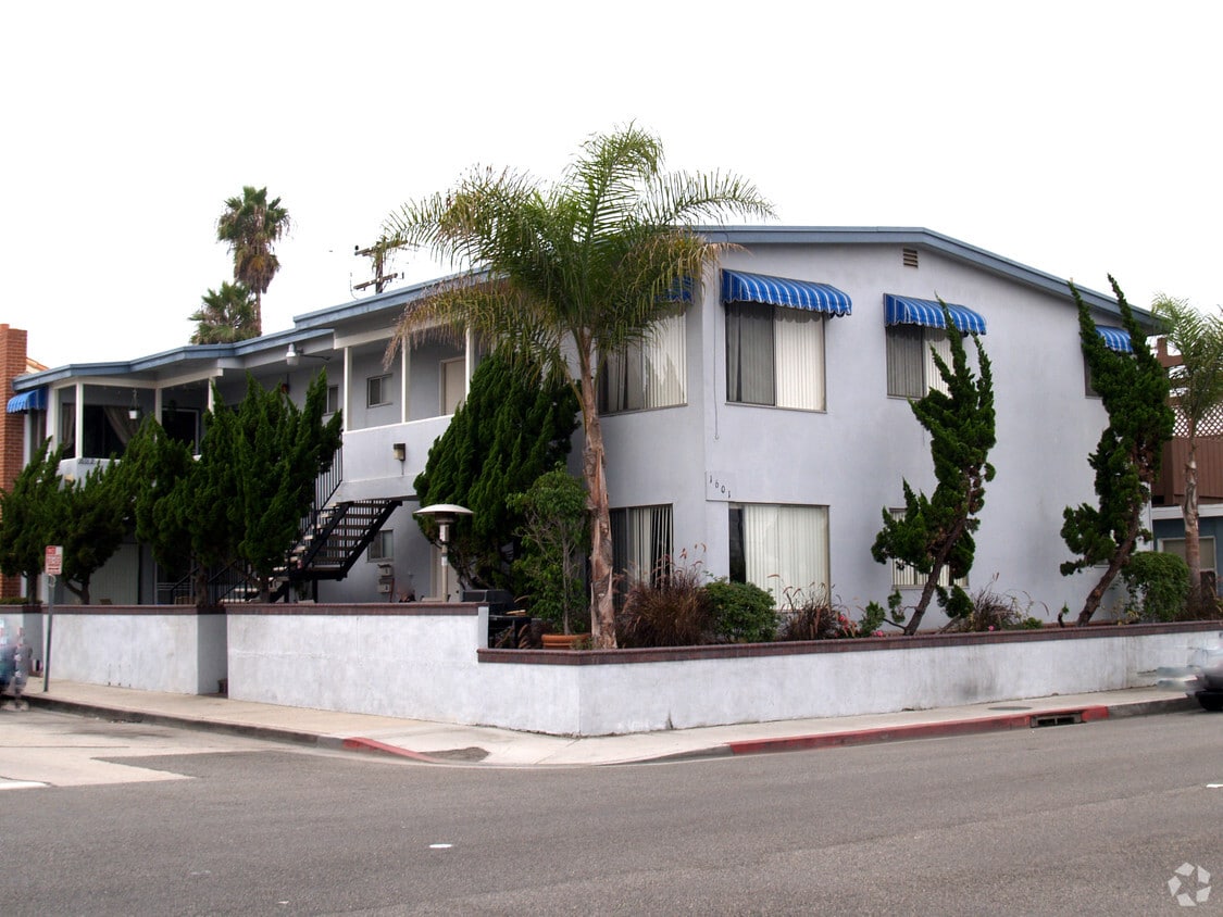Building Photo - 1601 W Balboa Blvd