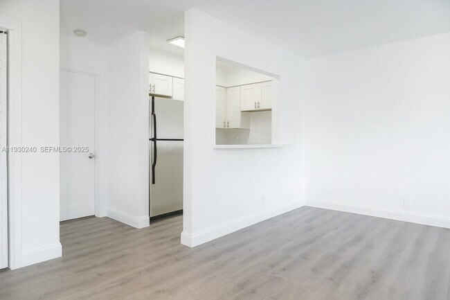 Foto del edificio - 749 SE 15th St