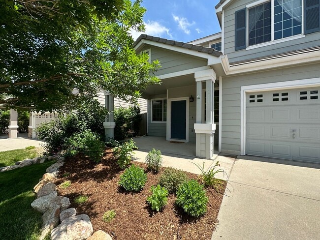 Building Photo - Open floor plan and backs to Open Space! 4...