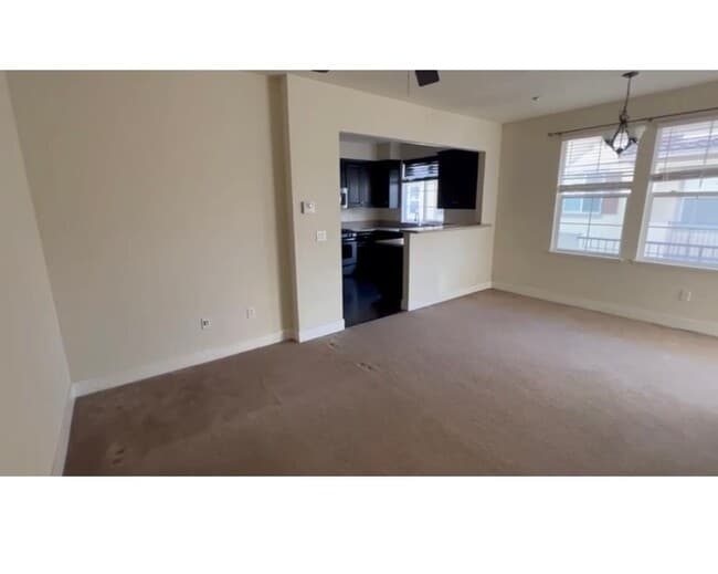 Building Photo - 447 Topaz Terrace